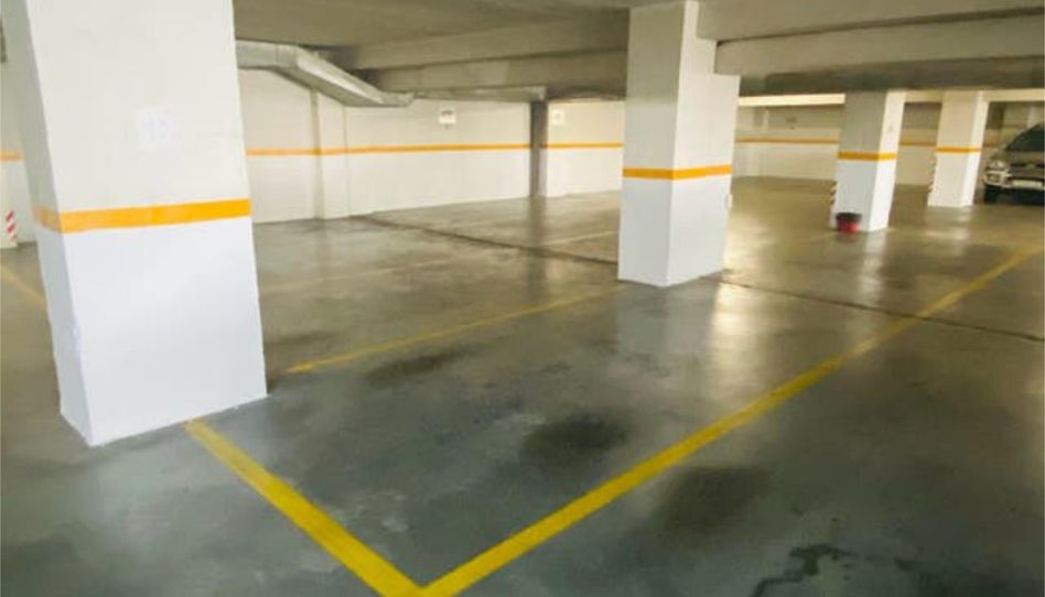 Garage for rent in Almendrales, Madrid Capital - image 1 Photo 1 of Garage for rent in Almendrales, Madrid Capital