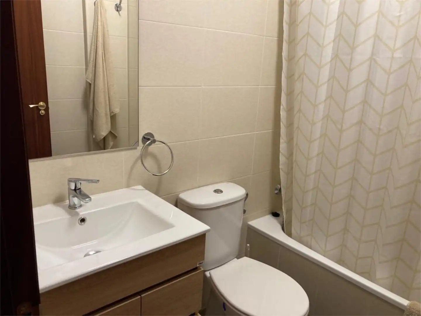 Flat for rent in Barrio la Somadilla, 32, Voto Bathroom of Flat for rent in Voto with Heating, Private garden and Storage room