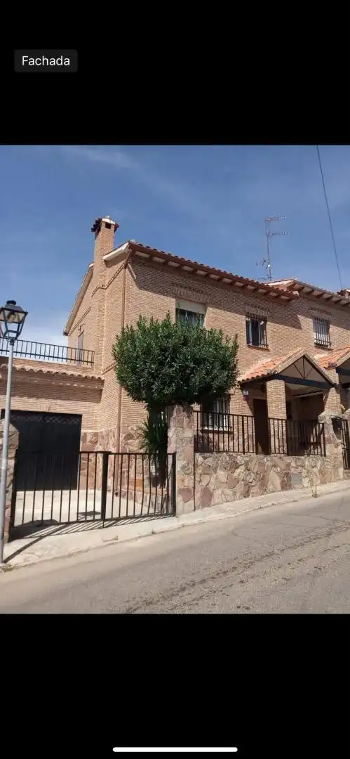 Vista exterior de Casa o chalet en venta en Nombela con Aire acondicionado, Terraza y Piscina