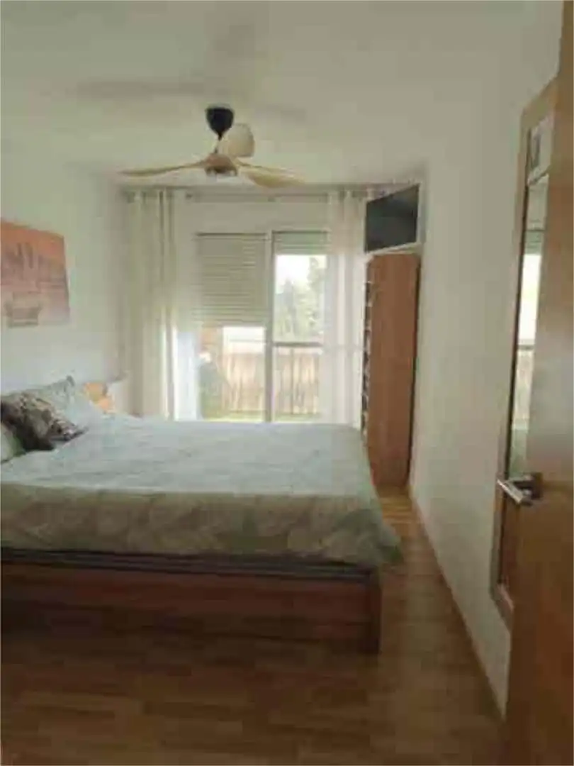 Apartament de lloguer a Albufereta Dormitori de Apartament de lloguer en Alicante / Alacant amb Calefacció, Terrassa i Moblat
