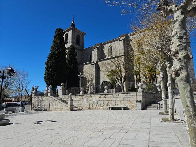 Piso en Alquiler en Plaza de la Iglesia, 5 en Valdemorillo pueblo