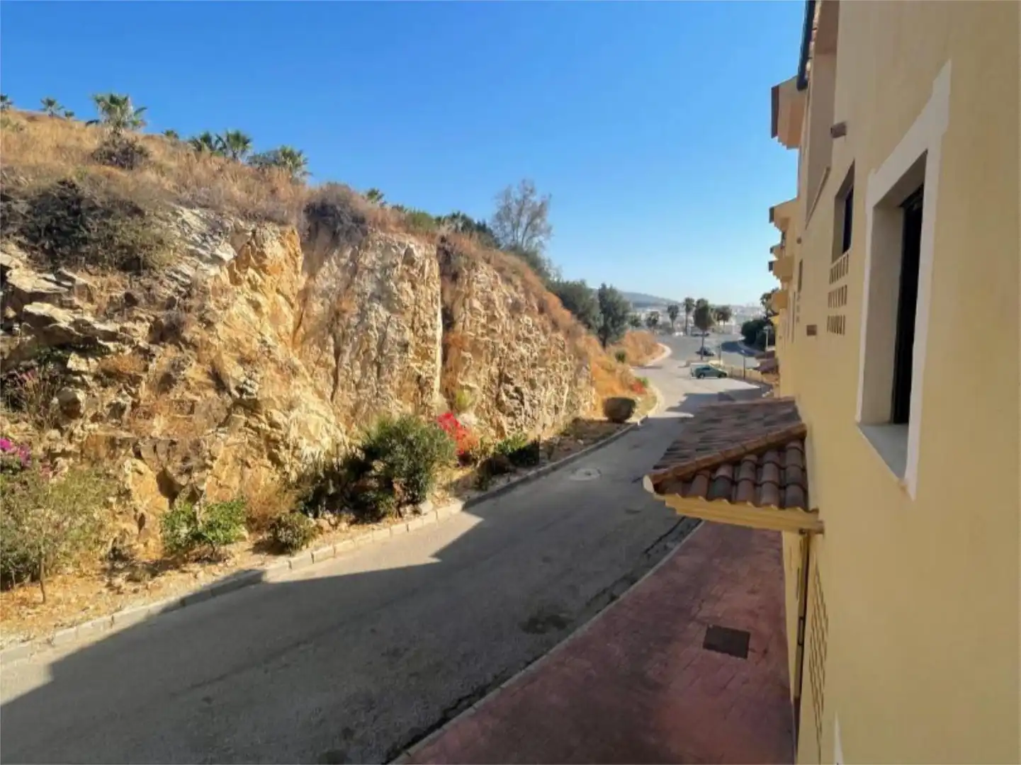 Vista exterior de Pis de lloguer en Benalmádena amb Aire condicionat, Calefacció i Jardí privat