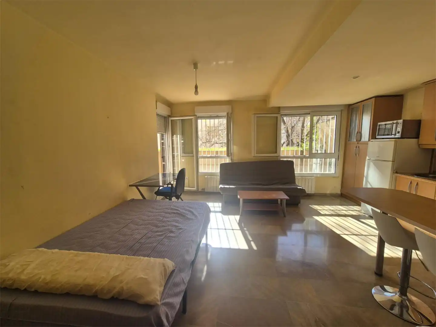 Flat for rent in Calle Albondón, 9, Rosaleda - Juventud