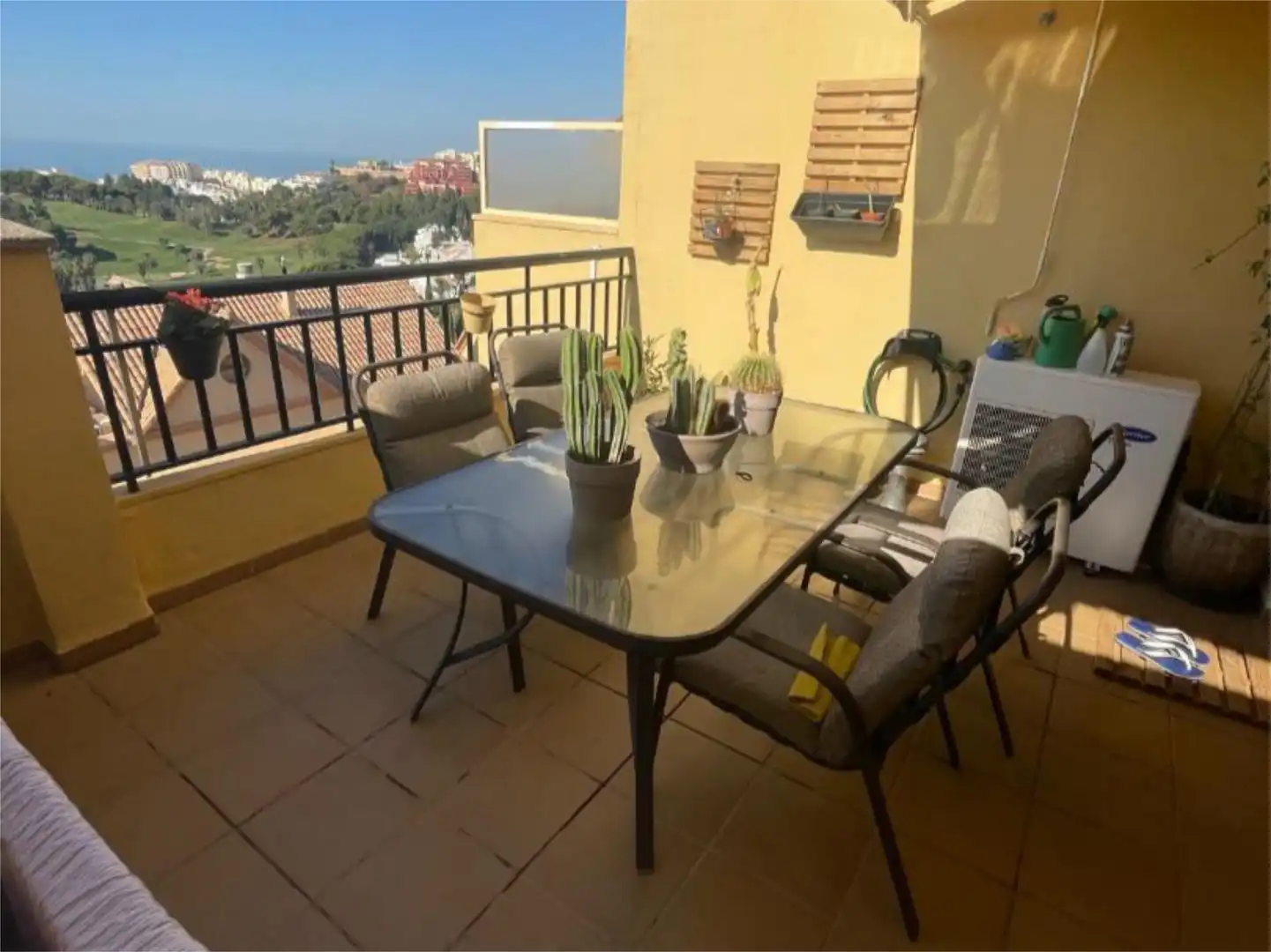 Terrassa de Pis de lloguer en Benalmádena amb Aire condicionat, Calefacció i Jardí privat