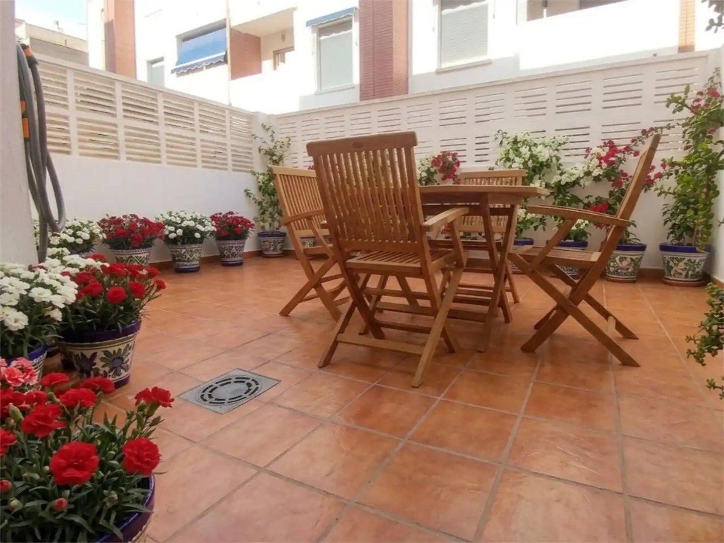 Casa adosada en venda a Calle de Los Germanos, 13, Aguadulce Sur Terrassa de Casa adosada en venda en Roquetas de Mar amb Aire condicionat