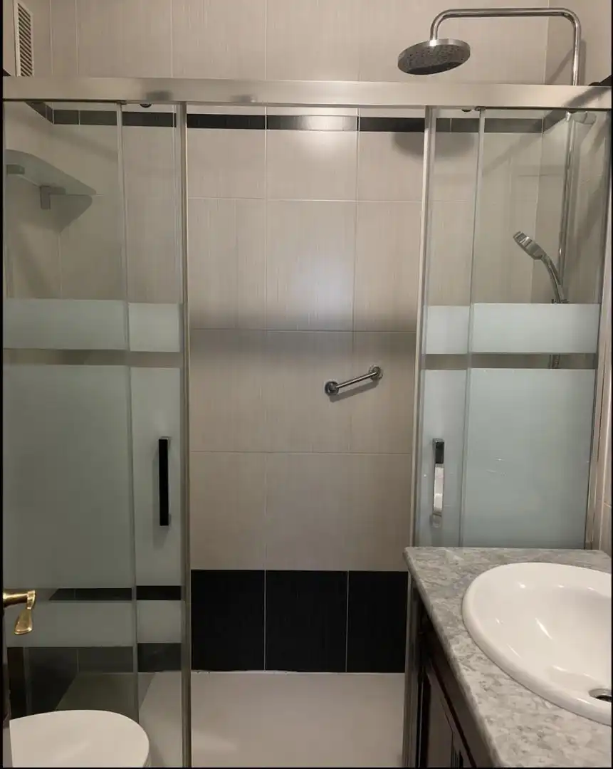 Wohnung zur Miete in Calle Riaza, 19, Miraflores de la Sierra Badezimmer von Wohnung zur Miete in Miraflores de la Sierra mit Heizung, Möbliert und Balkon