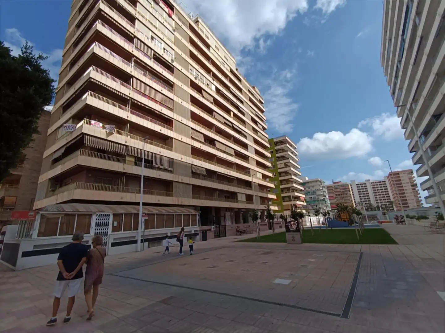 Apartamento de alquiler en Plaça Enric Valor, 2, Sant Antoni Vista exterior de Apartamento de alquiler en Cullera con Terraza, Piscina y Amueblado