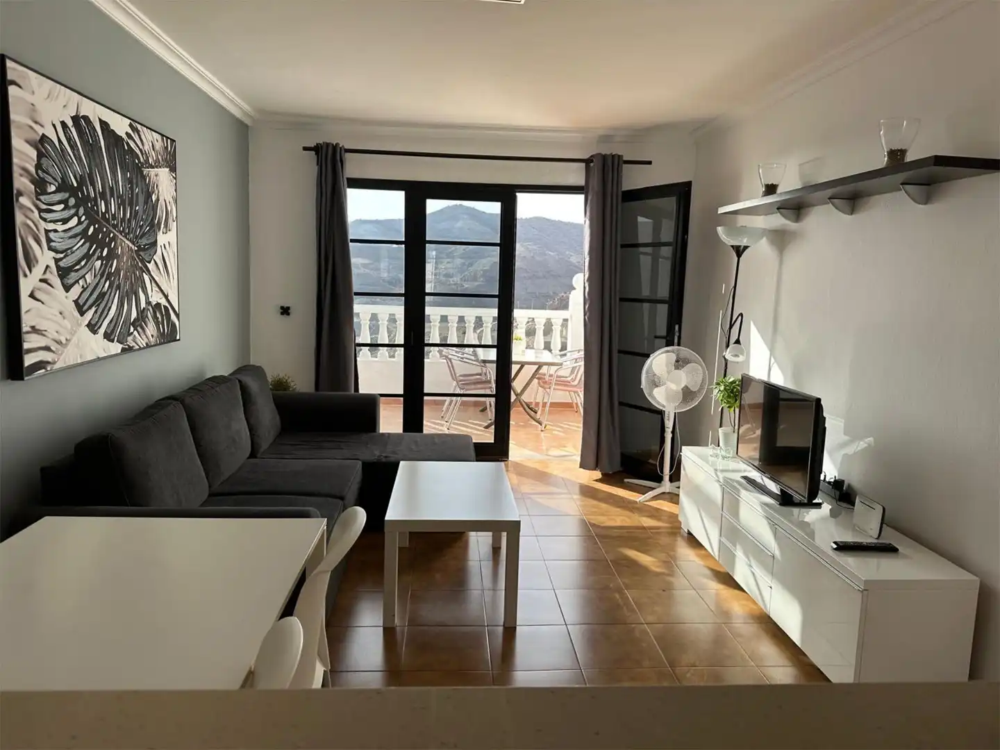 Sala de estar de Apartamento de alquiler en Mogán con Terraza, Amueblado y Parking comunitario