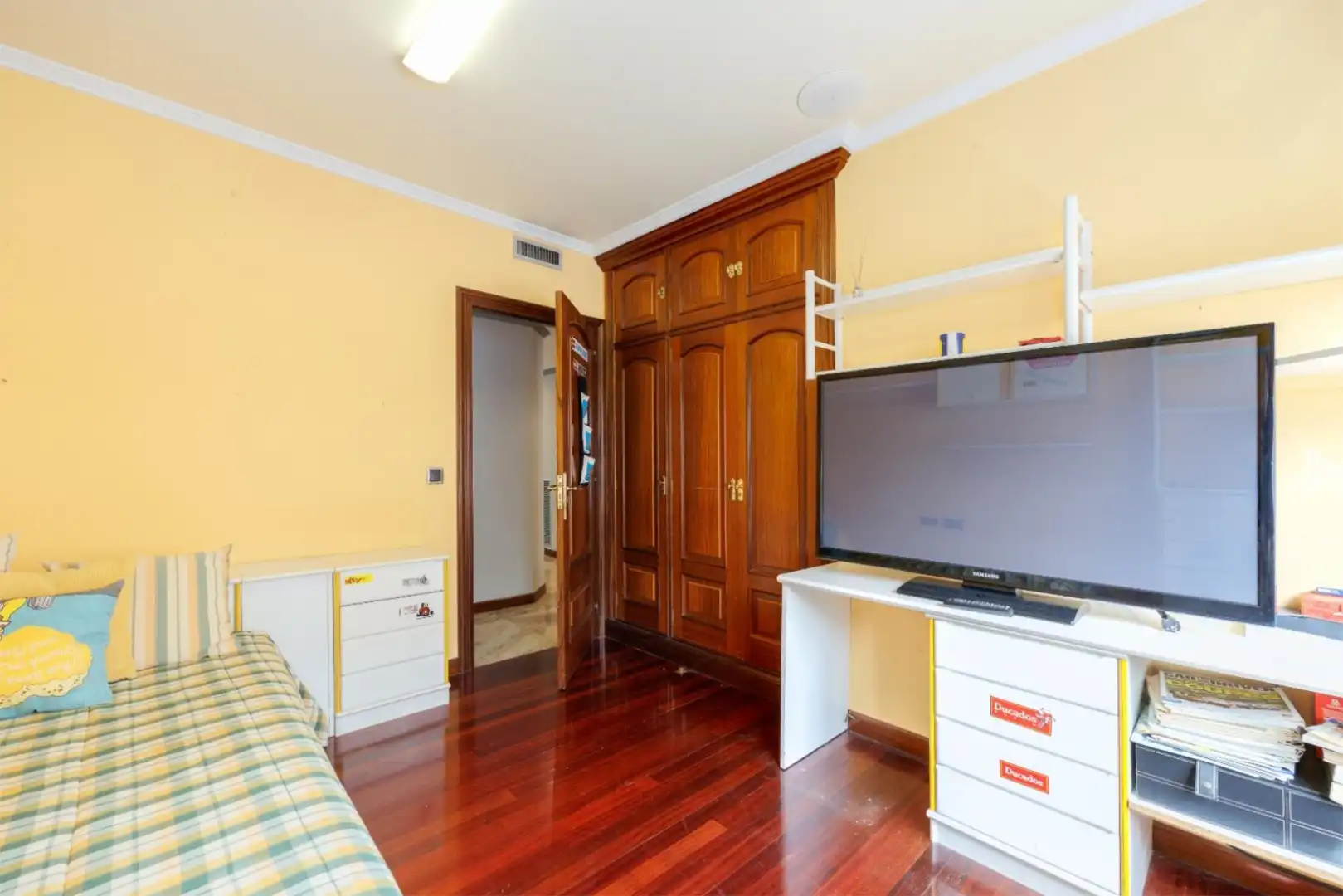 Pis en venda a Rúa de Monteleón, 7, Campo da Torre - Mollabao Dormitori de Pis en venda en Pontevedra Capital amb Aire condicionat, Parquet i Terrassa