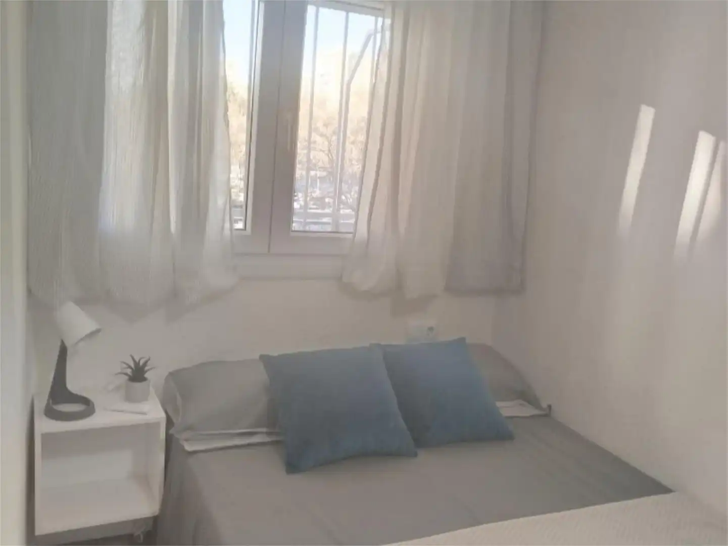 Flat for rent in Calle Periodista Luis de Vicente, 9, Cartuja Bedroom of Flat for rent in Granada with Air Conditioner, Furnished and Balcony