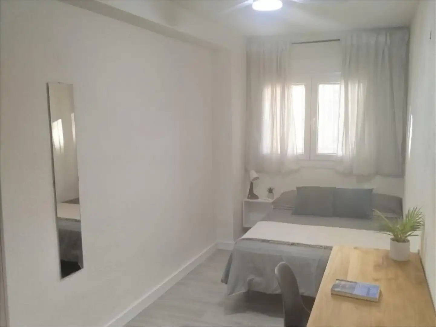 Flat for rent in Calle Periodista Luis de Vicente, 9, Cartuja Bedroom of Flat for rent in Granada with Air Conditioner, Furnished and Balcony