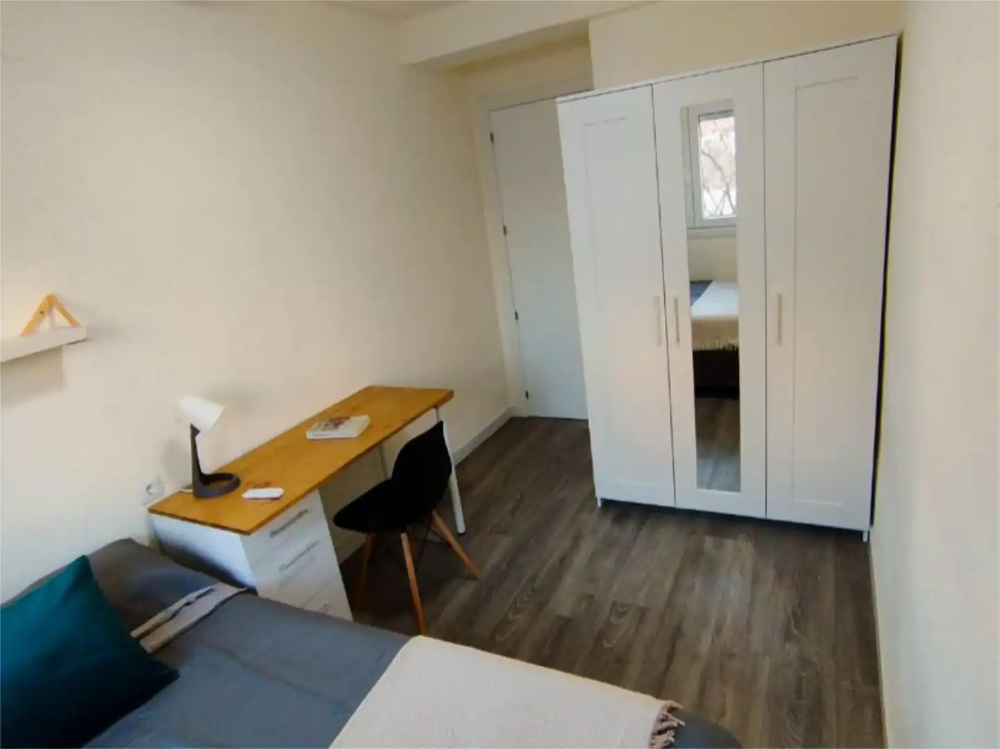 Flat for rent in Calle Periodista Luis de Vicente, 9, Cartuja Bedroom of Flat for rent in Granada with Air Conditioner, Furnished and Balcony