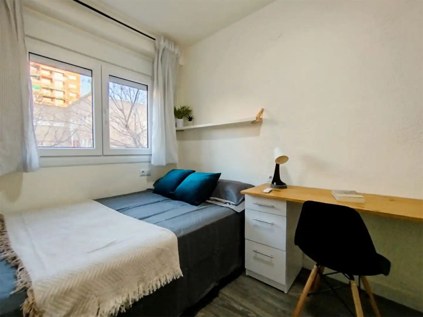 Flat for rent in Calle Periodista Luis de Vicente, 9, Cartuja Bedroom of Flat for rent in Granada with Air Conditioner, Furnished and Balcony