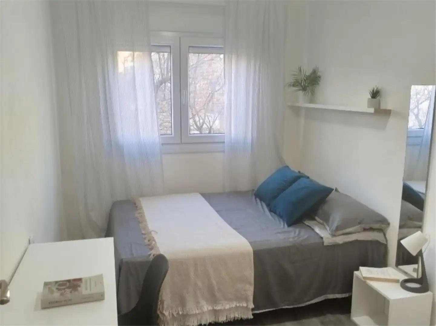 Flat for rent in Calle Periodista Luis de Vicente, 9, Cartuja Bedroom of Flat for rent in Granada with Air Conditioner, Furnished and Balcony