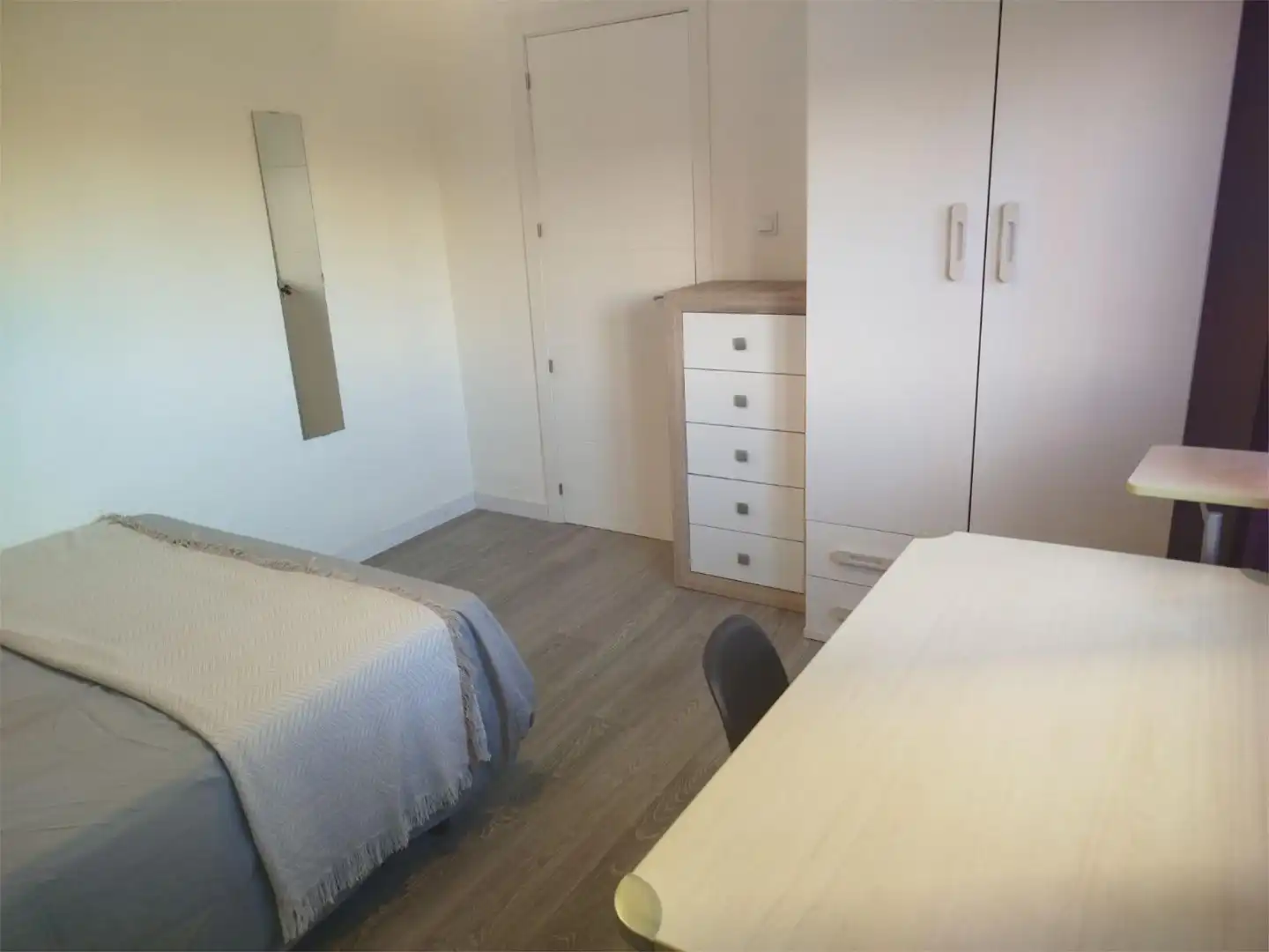 Flat for rent in Calle Periodista Luis de Vicente, 9, Cartuja Bedroom of Flat for rent in Granada with Air Conditioner, Furnished and Balcony