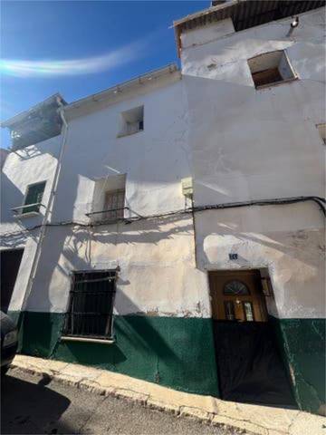 Casa-chalet en Venta en Cella