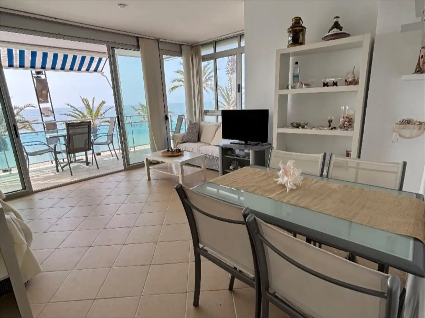 Pis en venda a Passeig de Miramar, 52, Platja de Ponent Sala d'estar de Pis en venda en Salou amb Aire condicionat, Terrassa i Balcó