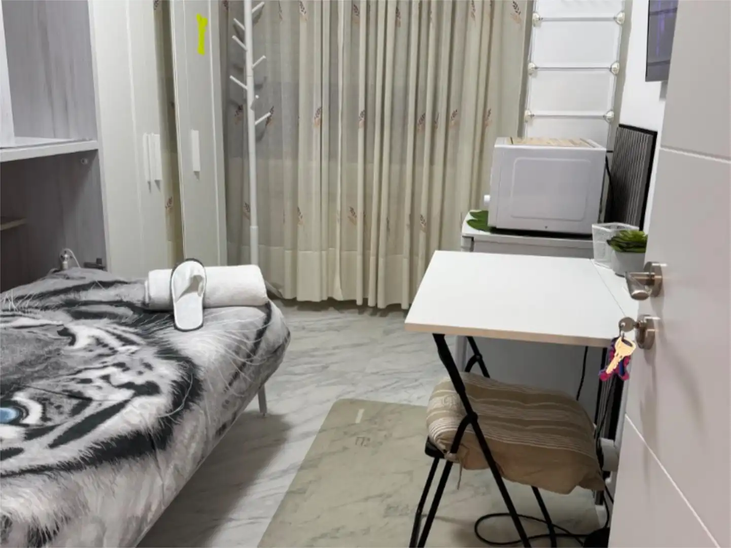 Room in Travesía Ronda de las Cuestas, 8, Casco Urbano