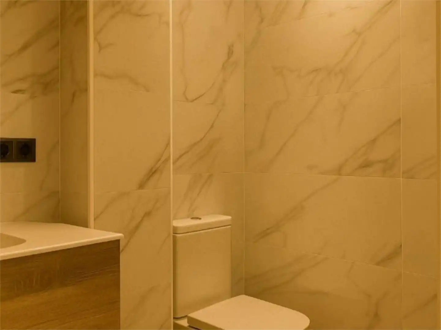 Bathroom of Flat for sale in A Coruña Capital   with Heating, Parquet flooring and Storage room