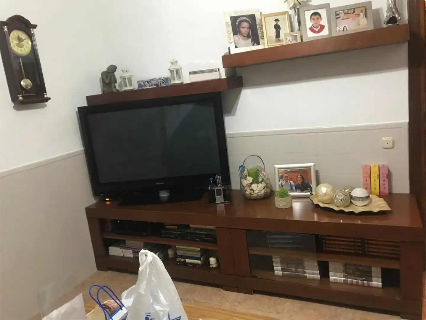 Casa adosada en venta en Calle Vadillo, 38, Casco Histórico Sala de estar de Casa adosada en venta en Antequera con Aire acondicionado, Terraza y Balcón