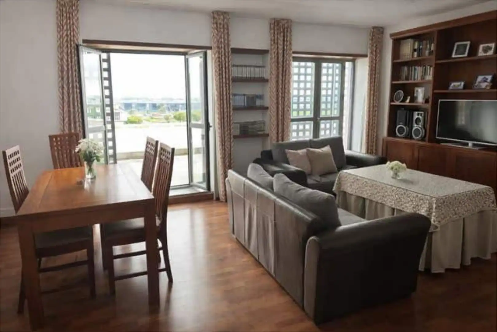 Piso en venta en La Pañoleta Sala de estar de Piso en venta en Camas con Calefacción, Jardín privado y Terraza