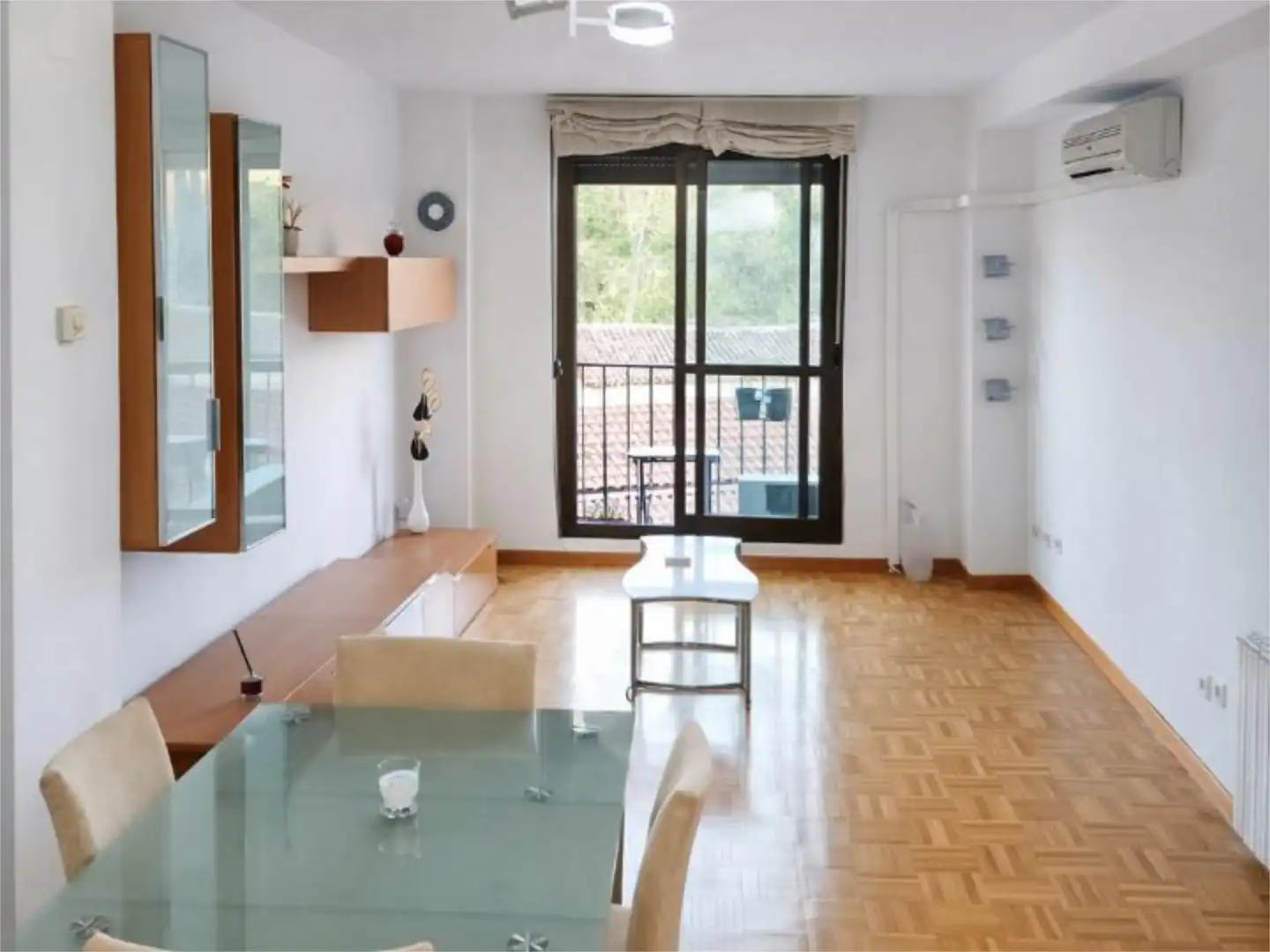 Living room of Flat for sale in Móstoles  with Air Conditioner, Heating and Parquet flooring
