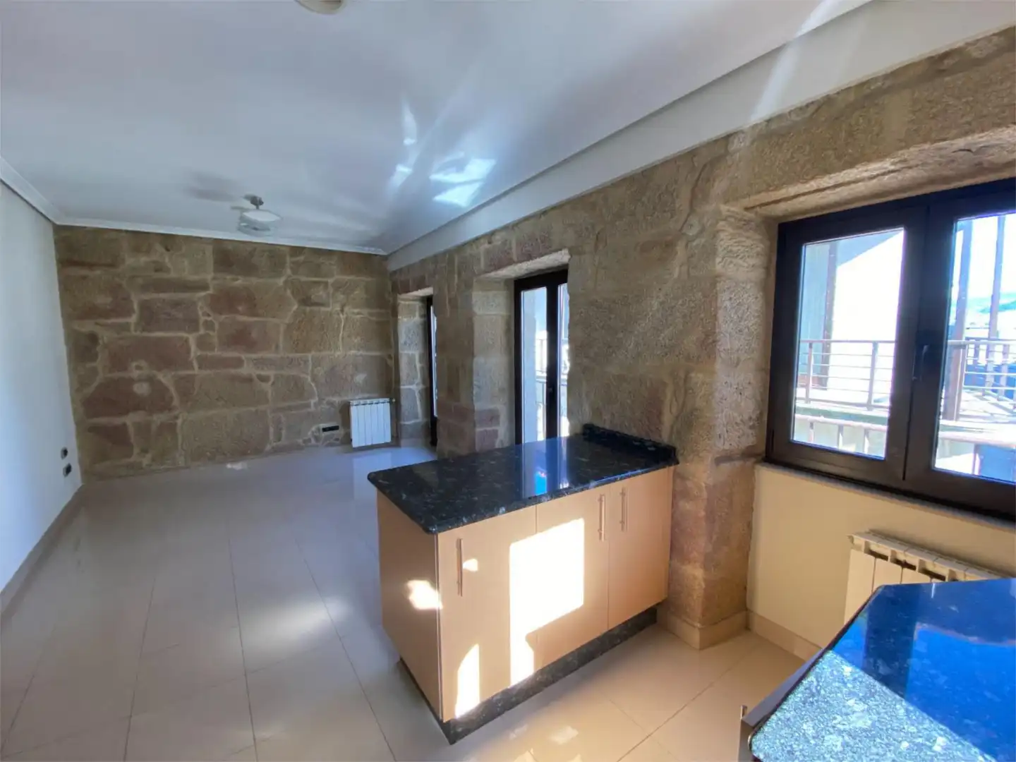 Piso de alquiler en Rúa Abeleira Menéndez, 28, Casco Vello Cocina de Piso de alquiler en Vigo con Calefacción