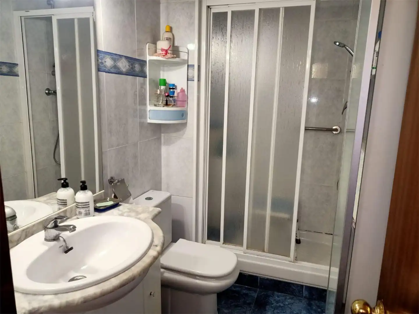 Wohnung zum Verkauf in Carrer de Les Camèlies, 1, Sant Ildefons Badezimmer von Wohnung zum Verkauf in Cornellà de Llobregat