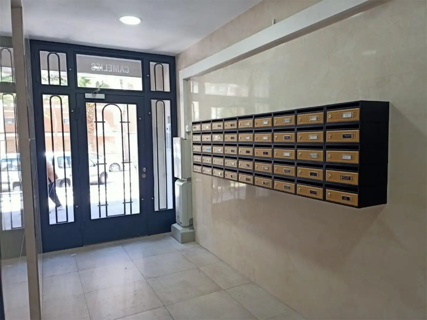 Wohnung zum Verkauf in Carrer de Les Camèlies, 1, Sant Ildefons Wohnung zum Verkauf in Cornellà de Llobregat