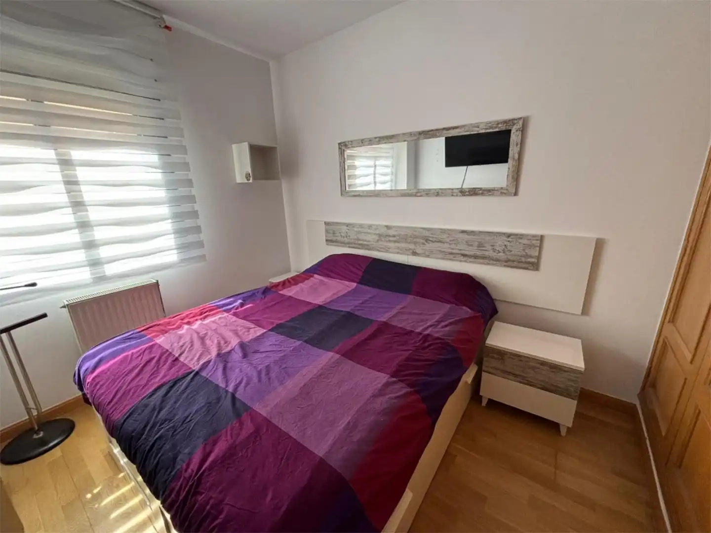 Piso en venta en Calle Trespaderne, 4, San Pedro y San Felices Habitación de Piso en venta en Burgos Capital
