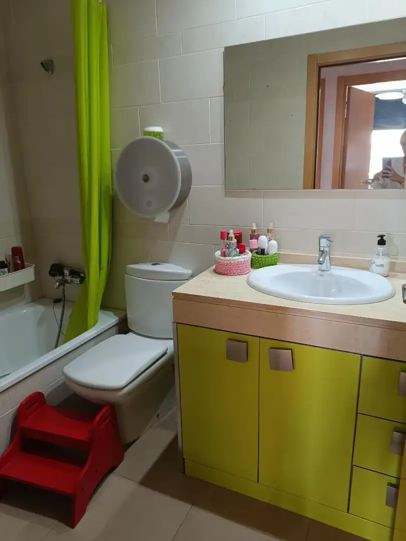 Piso en venta en Carrer de Les Valls D'andorra, 3, Balàfia Baño de Piso en venta en Lleida Capital con Aire acondicionado y Balcón