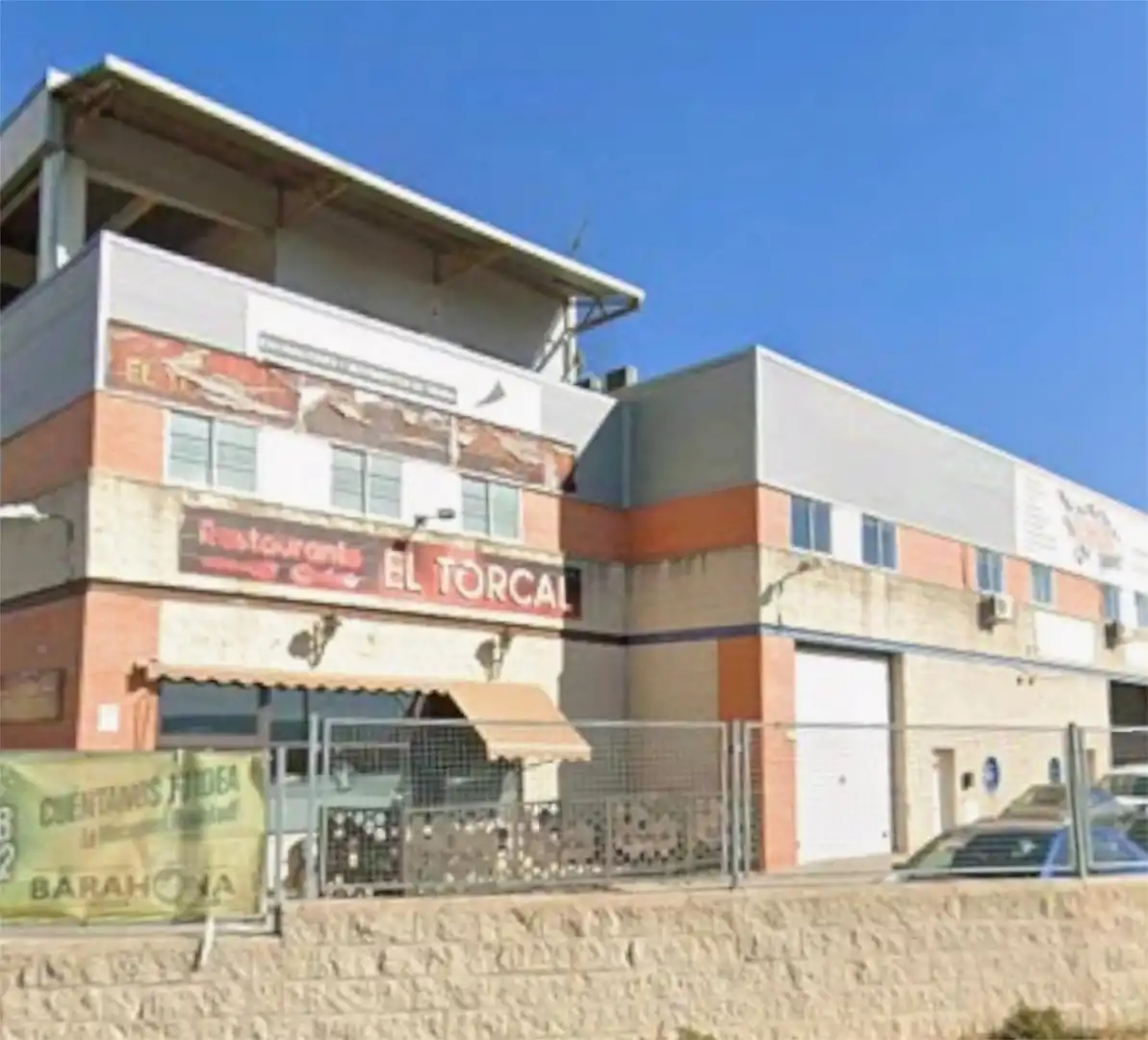 Vista exterior de Local de alquiler en Alcalá de Henares