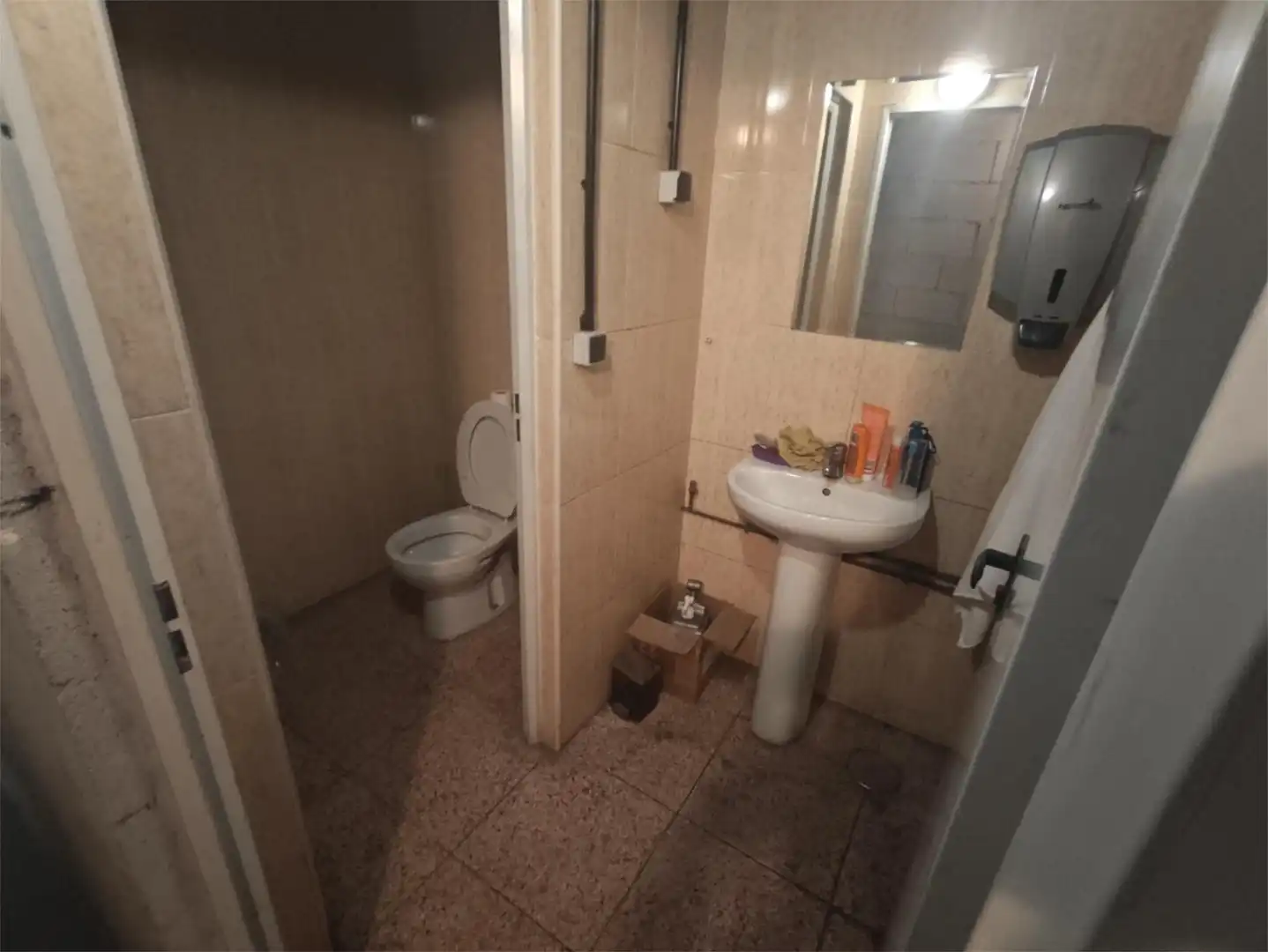 Local de alquiler en Calle de Honduras, 7, El Olivar Baño de Local de alquiler en Alcalá de Henares