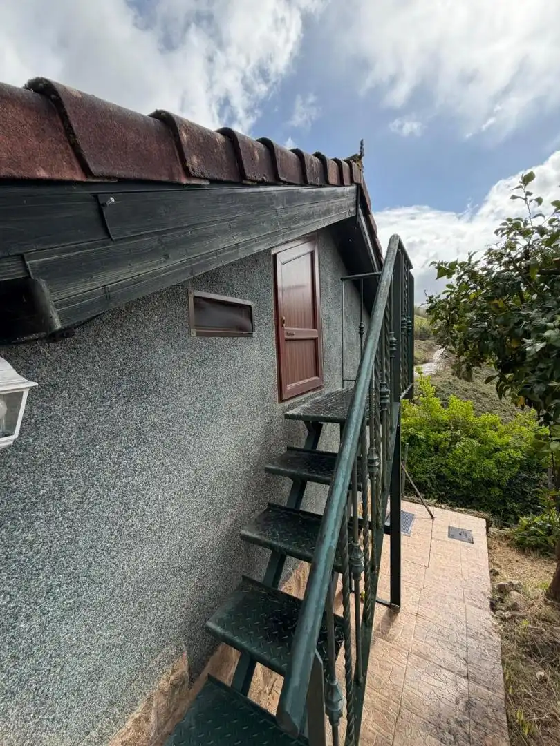 Casa o xalet en venda a Calle Río Silvestre, San Martín del Rey Aurelio Terrassa de Casa o xalet en venda en San Martín del Rey Aurelio amb Calefacció, Jardí privat i Parquet