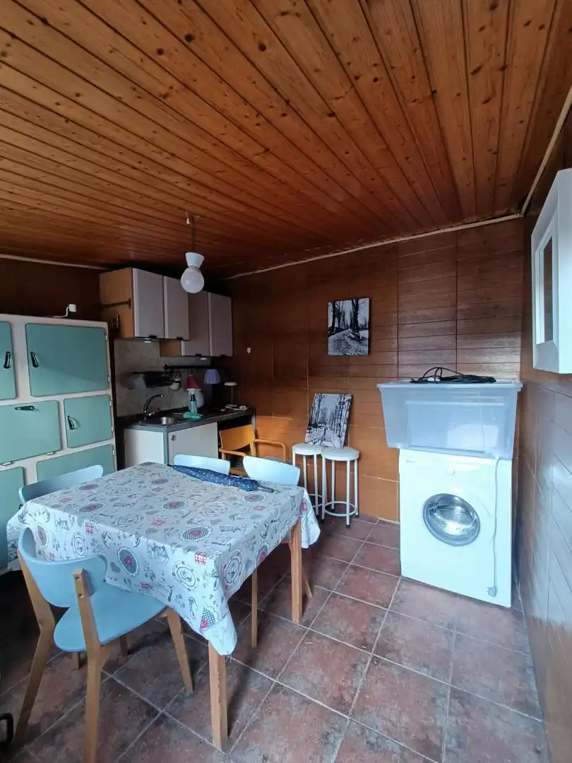Casa o xalet en venda a Calle Río Silvestre, San Martín del Rey Aurelio Cuina de Casa o xalet en venda en San Martín del Rey Aurelio amb Calefacció, Jardí privat i Parquet