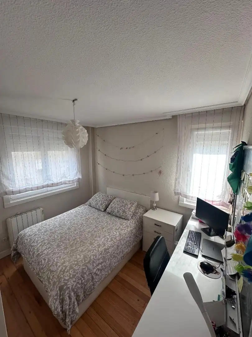Wohnung zum Verkauf in Avenida Cantabria, 24, Torrelavega Schlafzimmer von Wohnung zum Verkauf in Torrelavega mit Balkon
