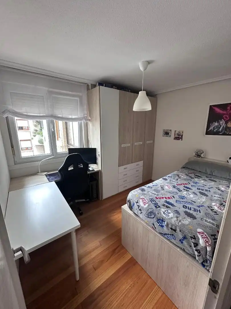 Wohnung zum Verkauf in Avenida Cantabria, 24, Torrelavega Schlafzimmer von Wohnung zum Verkauf in Torrelavega mit Balkon