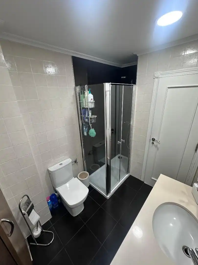 Wohnung zum Verkauf in Avenida Cantabria, 24, Torrelavega Badezimmer von Wohnung zum Verkauf in Torrelavega mit Balkon