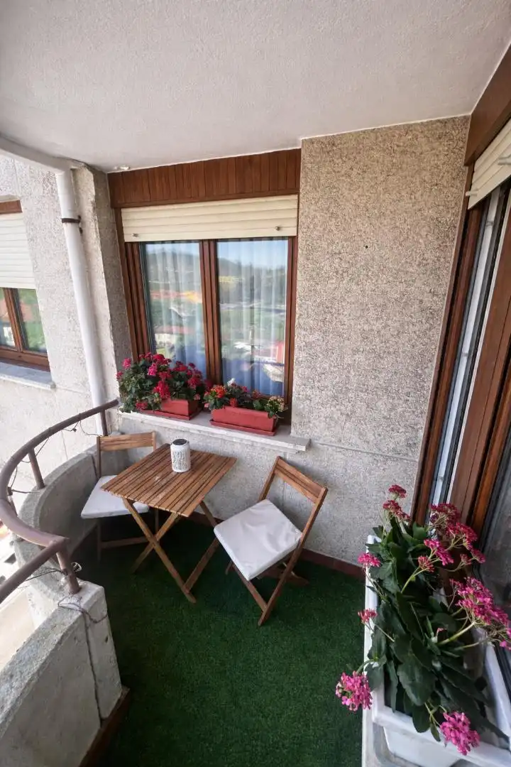 Wohnung zum Verkauf in Avenida Cantabria, 24, Torrelavega Terrasse von Wohnung zum Verkauf in Torrelavega mit Balkon