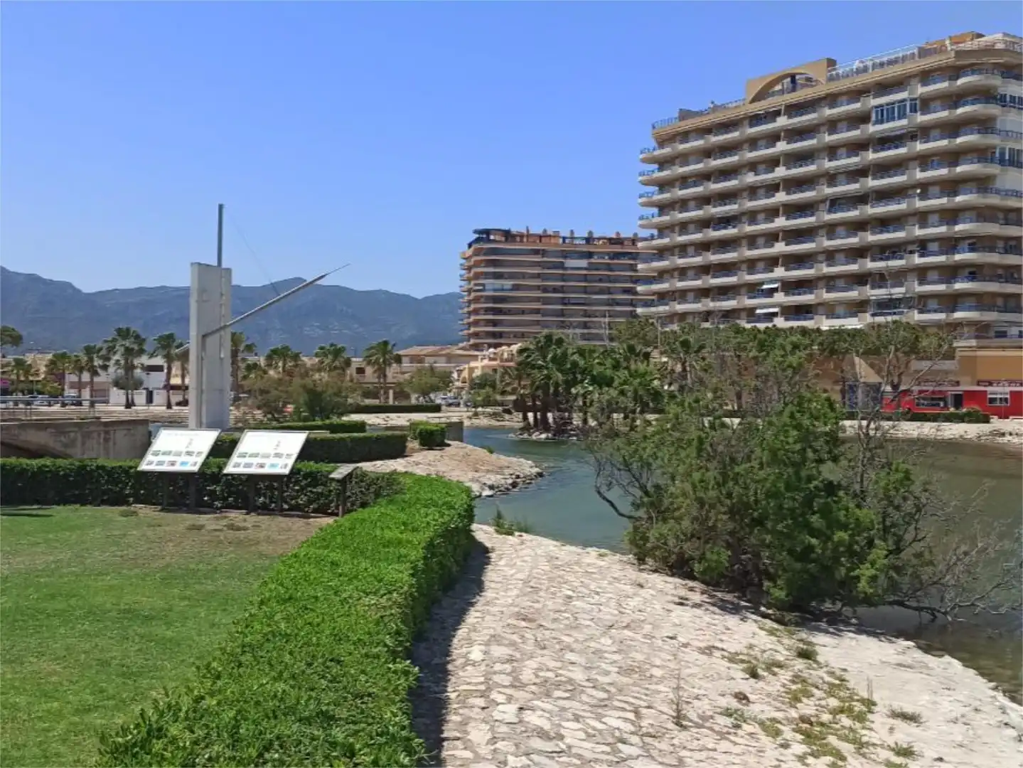 Piso de alquiler en Passeig de la Goleta, 42, Tavernes de la Valldigna Vista exterior de Piso de alquiler en Tavernes de la Valldigna con Aire acondicionado, Terraza y Piscina