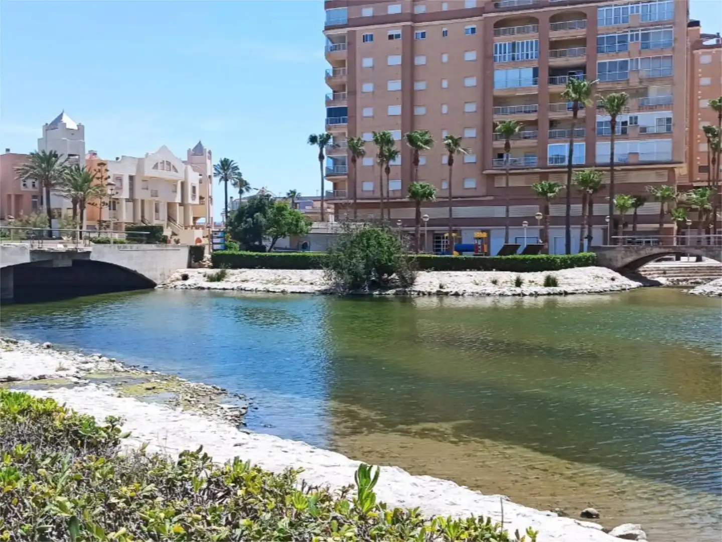 Piso de alquiler en Passeig de la Goleta, 42, Tavernes de la Valldigna Vista exterior de Piso de alquiler en Tavernes de la Valldigna con Aire acondicionado, Terraza y Piscina