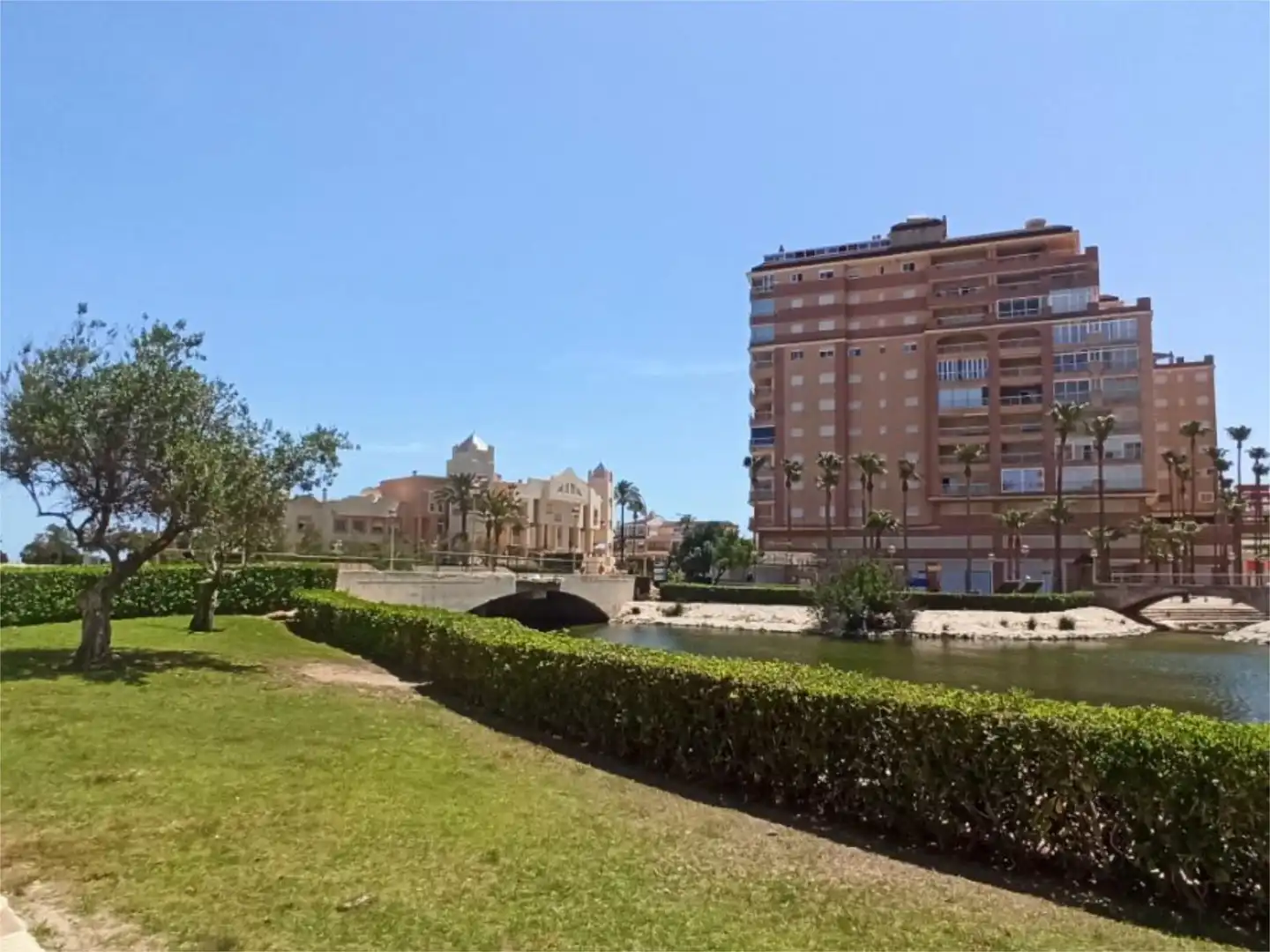 Piso de alquiler en Passeig de la Goleta, 42, Tavernes de la Valldigna Vista exterior de Piso de alquiler en Tavernes de la Valldigna con Aire acondicionado, Terraza y Piscina