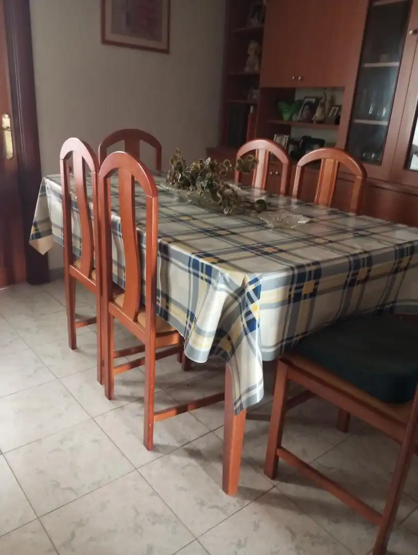 Casa adosada en venta en Calle Rodrigo Arias, 7, Olivares Comedor de Casa adosada en venta en Zamora Capital con Calefacción y Trastero