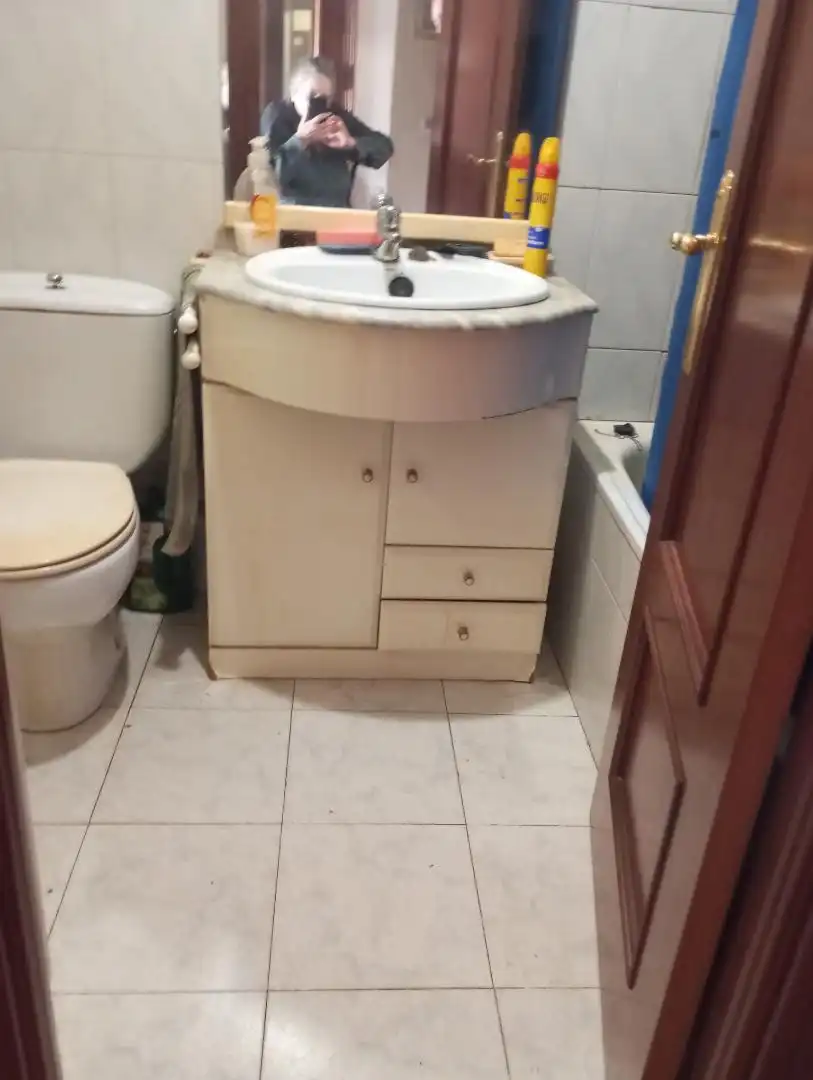 Casa adosada en venta en Calle Rodrigo Arias, 7, Olivares Baño de Casa adosada en venta en Zamora Capital con Calefacción y Trastero