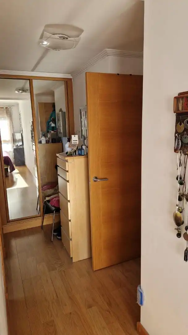 Pis en venda a Calle de Albuquerque, 14, Viesques Dormitori de Pis en venda en Gijón amb Calefacció, Jardí privat i Parquet