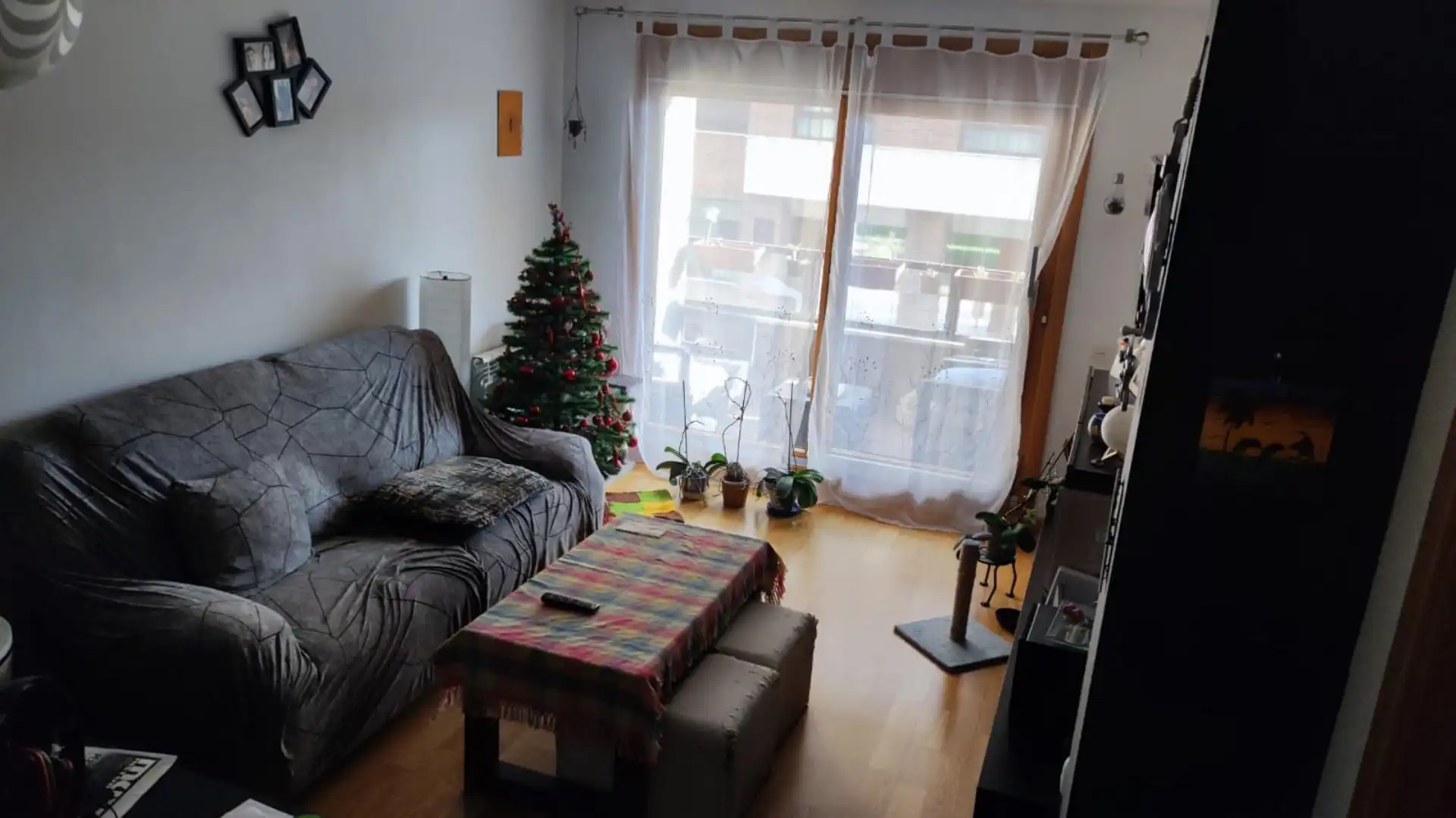 Pis en venda a Calle de Albuquerque, 14, Viesques Sala d'estar de Pis en venda en Gijón amb Calefacció, Jardí privat i Parquet