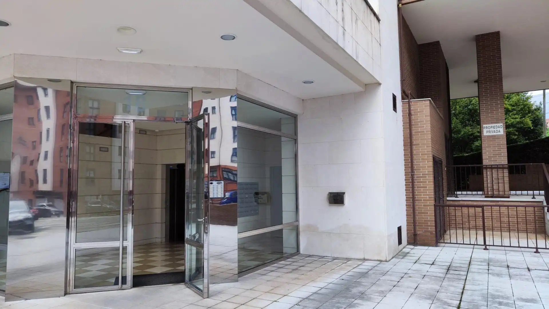 Pis en venda a Calle de Albuquerque, 14, Viesques Pis en venda en Gijón amb Calefacció, Jardí privat i Parquet