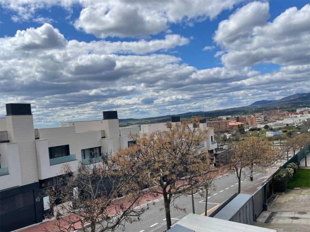 Casa adosada en Venta en Calle del Doctor Torres Feced, 20 en San Crispín - La Estación Consorcio