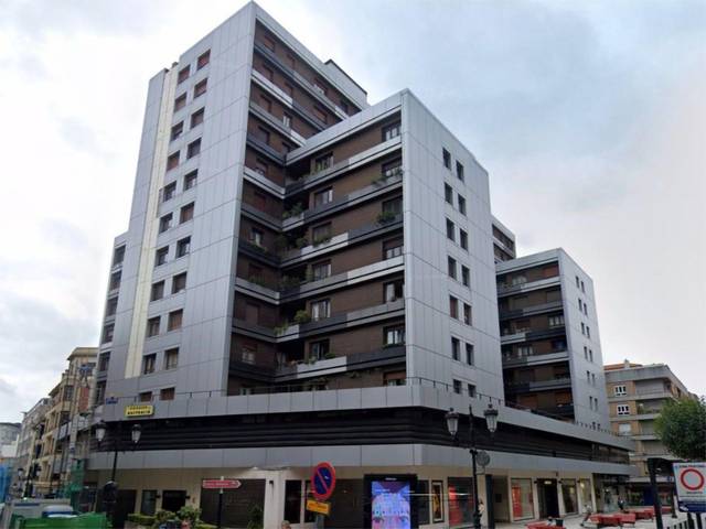 Piso en Venta en Calle Campoamor, 14 en Salesas - Foncalada - Campoamor