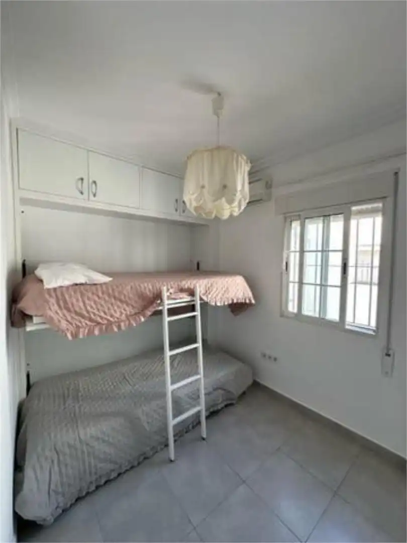 Dormitori de Pis de lloguer en  Sevilla Capital amb Moblat